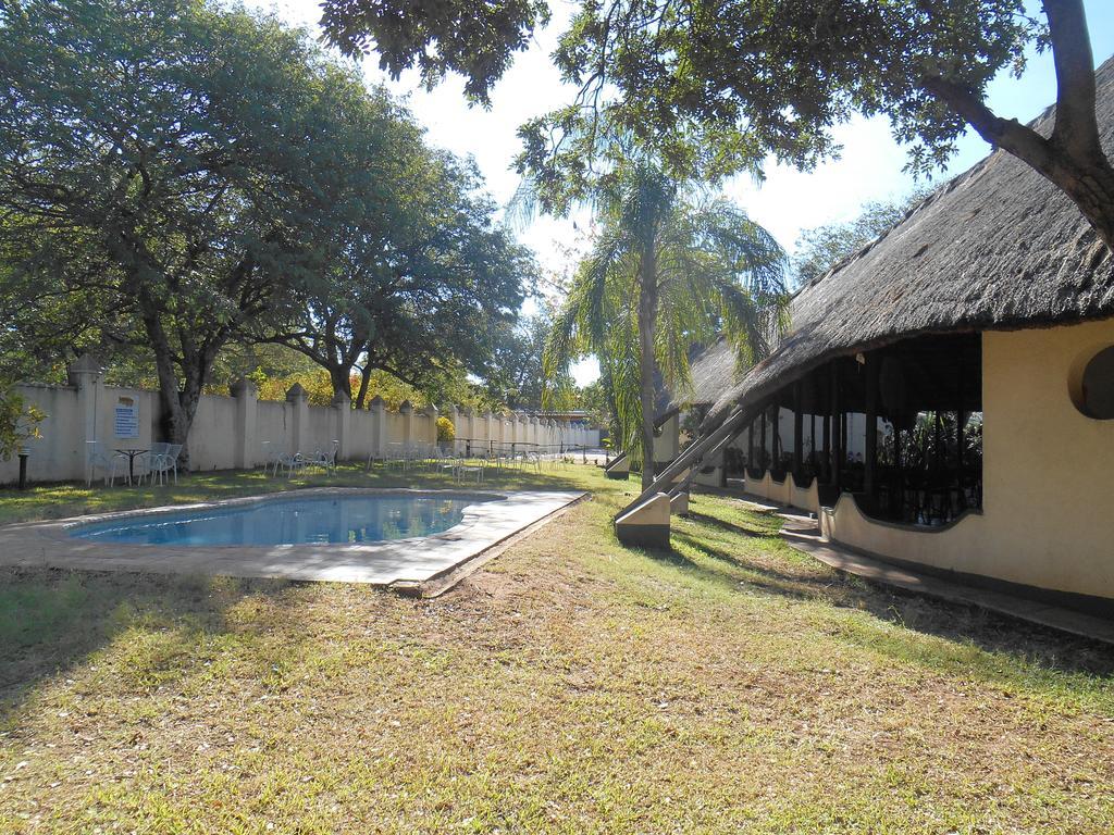 Victoria Falls Budget Hotel Exterior foto